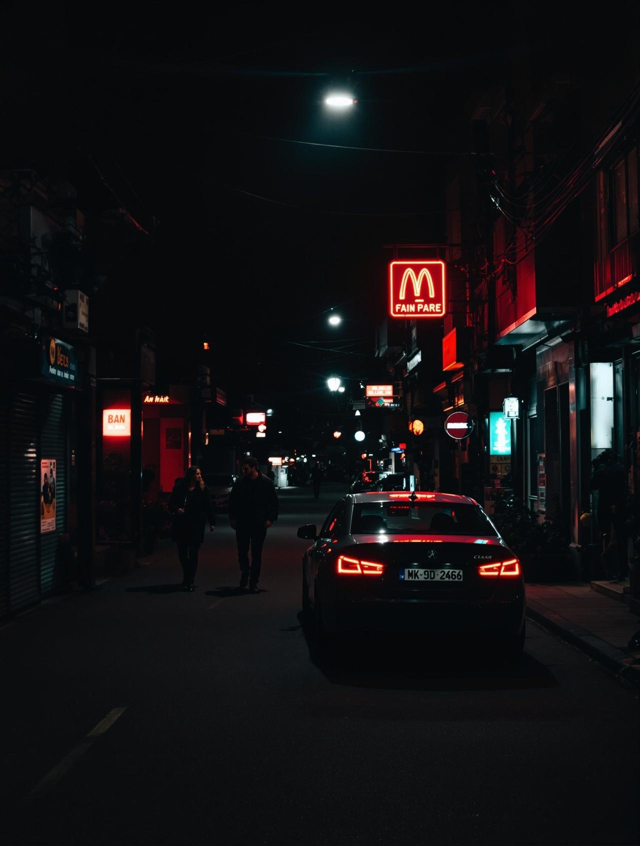 某男星深夜私会现场 - 海角吃瓜社区